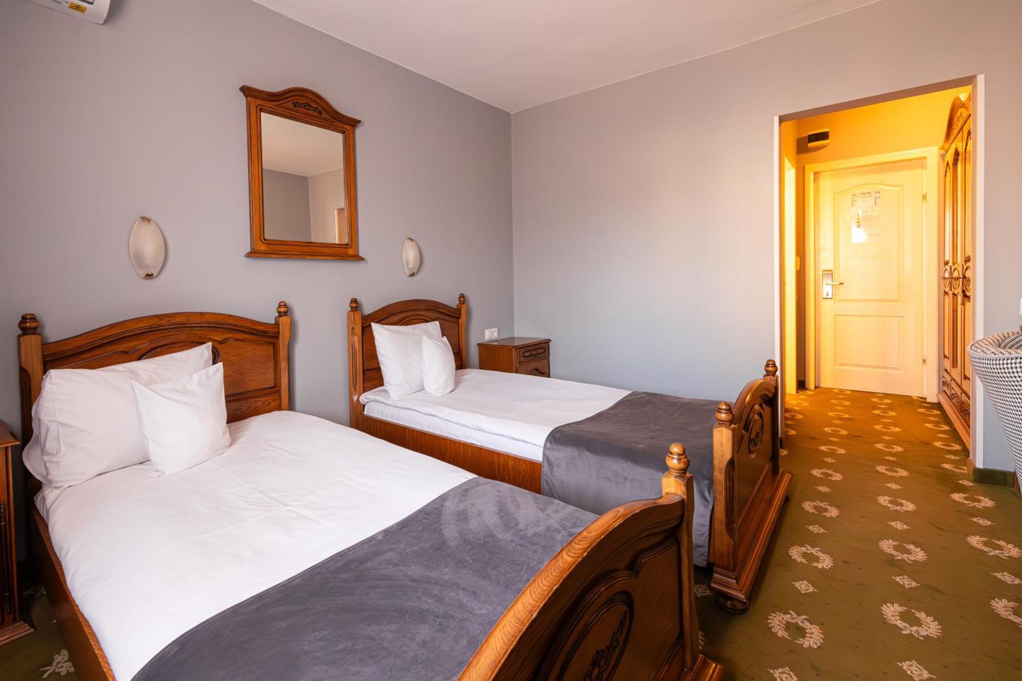 Hotel Brilliant Meses Zalău Εξωτερικό φωτογραφία