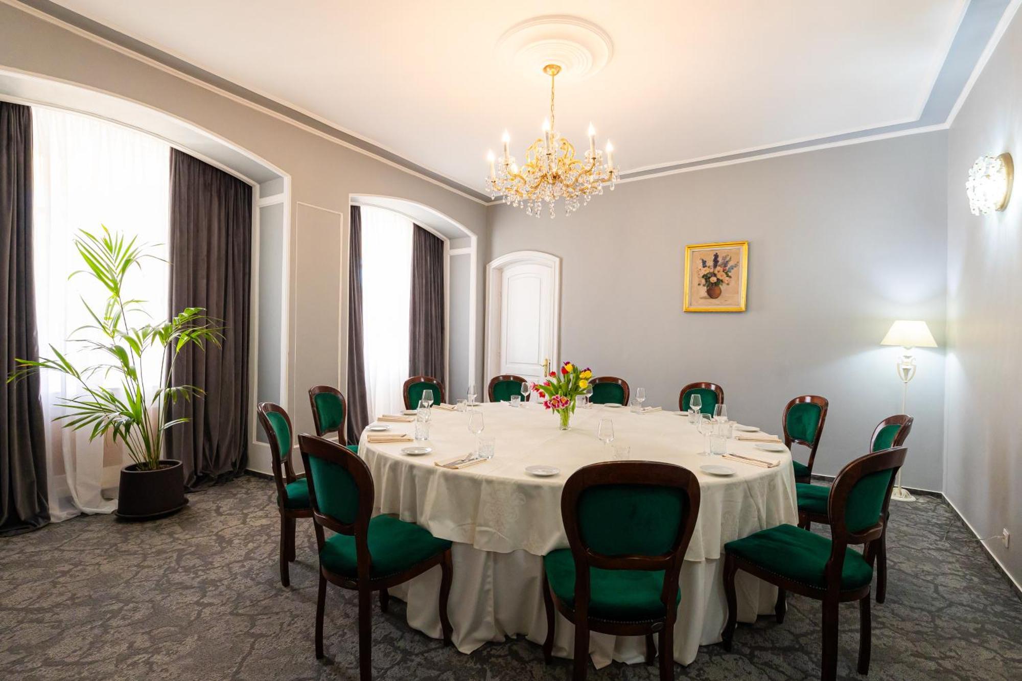 Hotel Brilliant Meses Zalău Εξωτερικό φωτογραφία