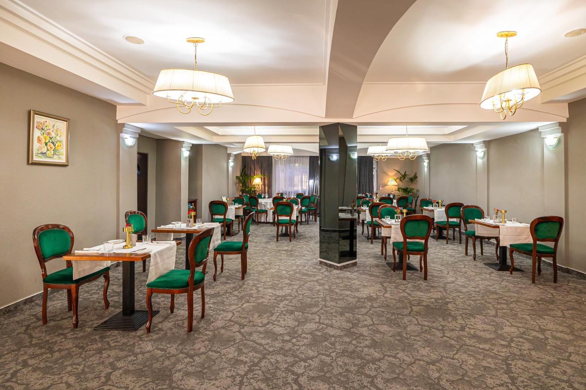 Hotel Brilliant Meses Zalău Εξωτερικό φωτογραφία