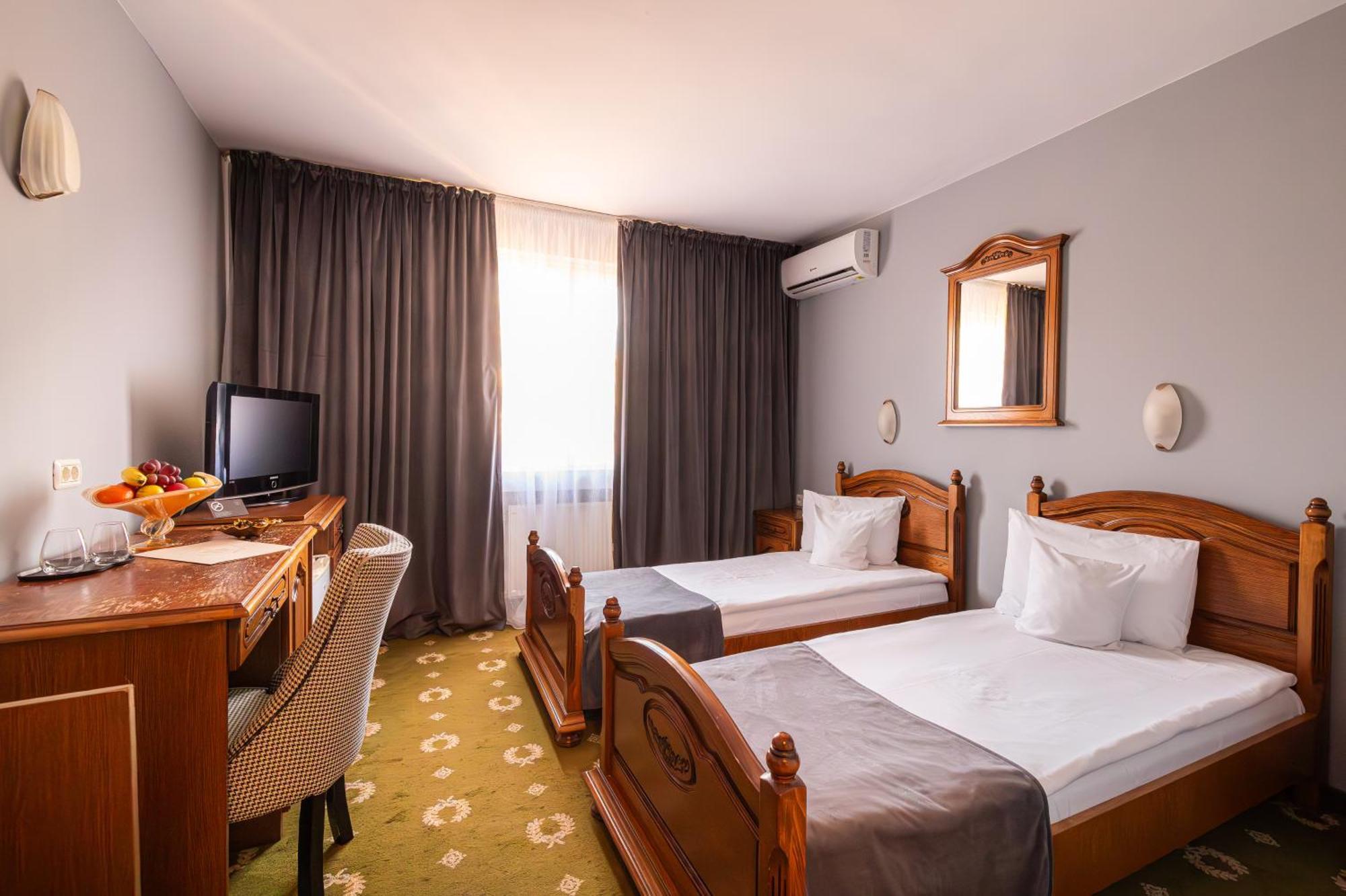 Hotel Brilliant Meses Zalău Εξωτερικό φωτογραφία