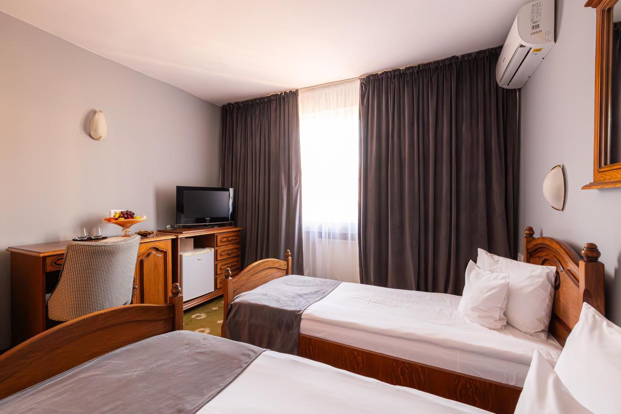 Hotel Brilliant Meses Zalău Εξωτερικό φωτογραφία